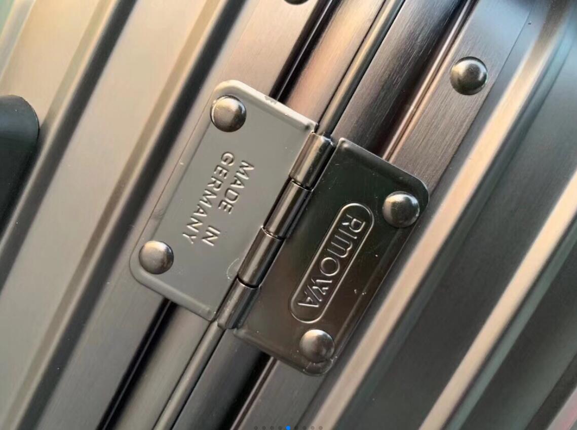 S*upreme Luggage