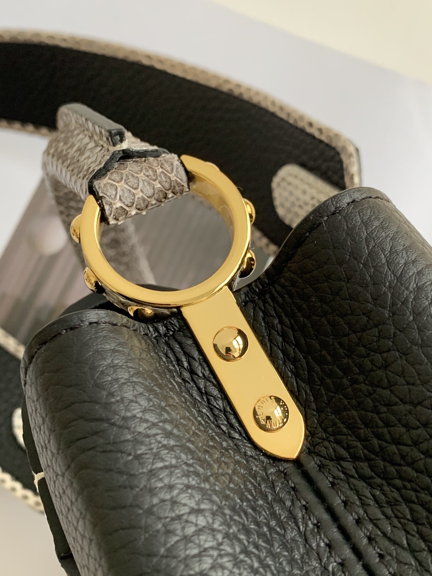 L*ouis V*uitton Top Bag 21x14x8cm