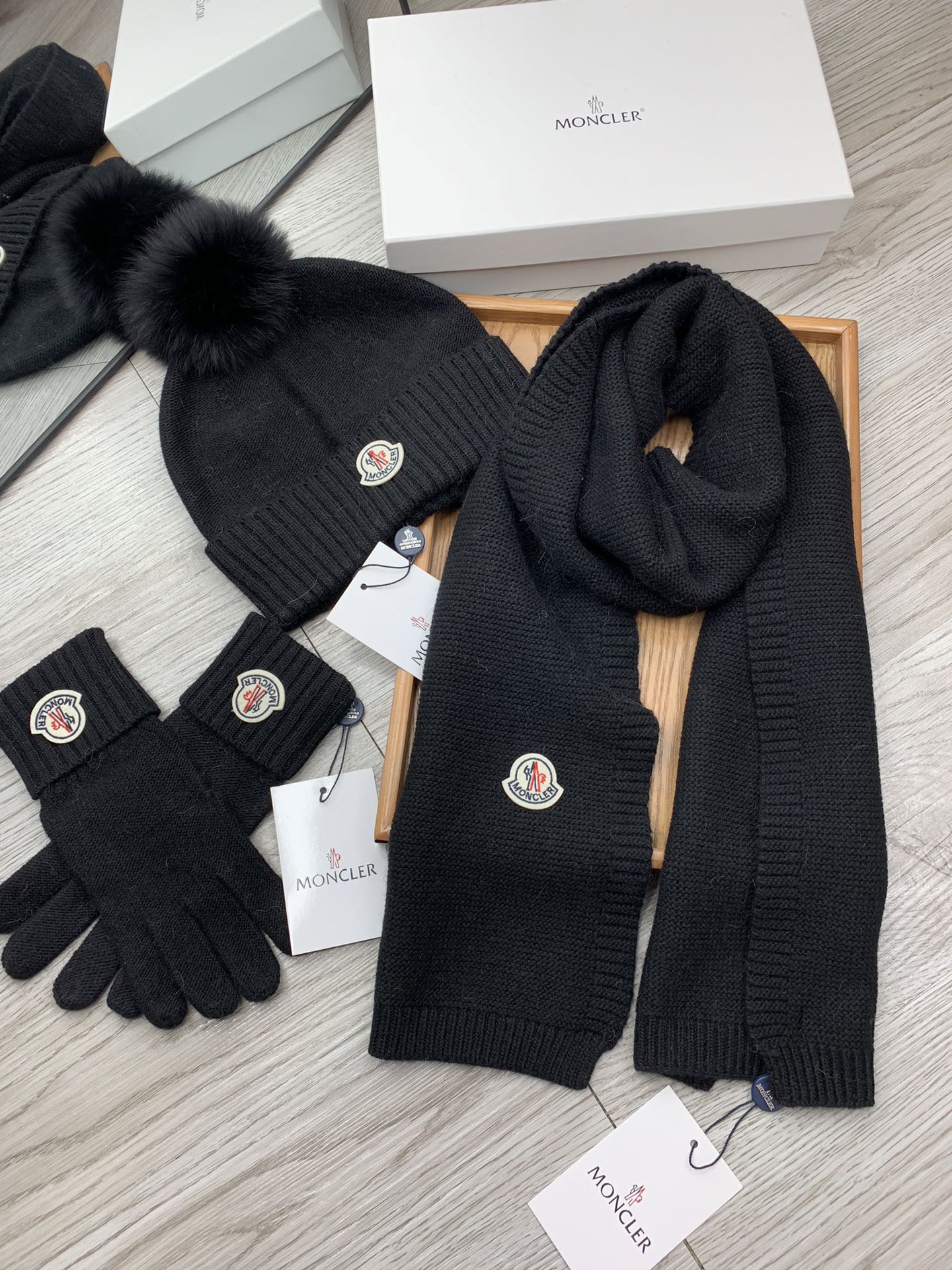 Scarf three-piece