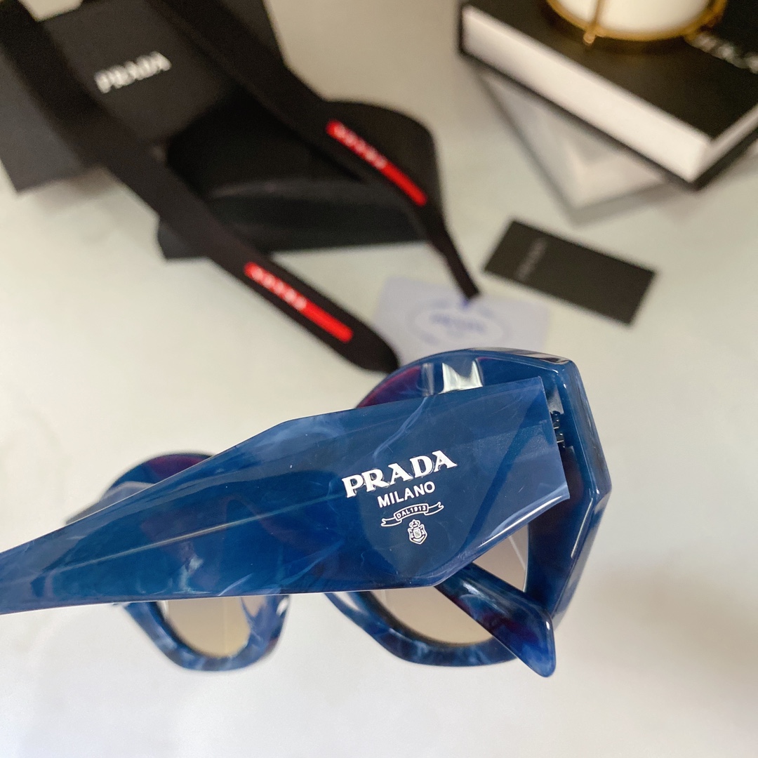P*rada Glasses Top