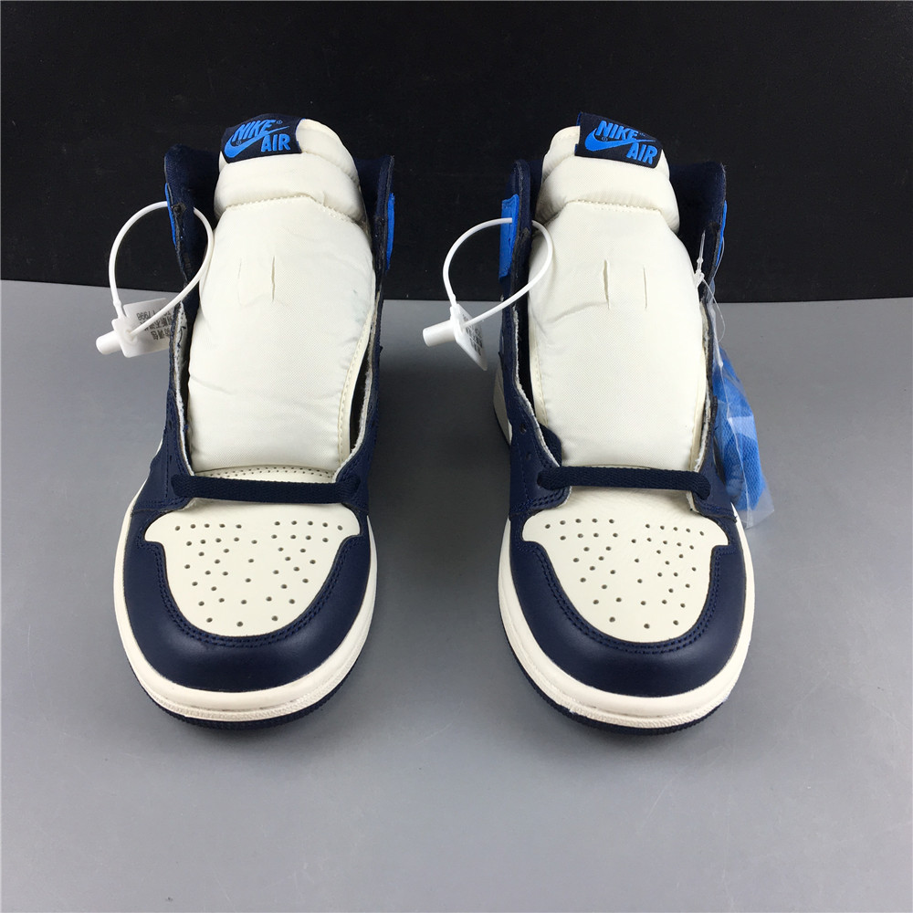 Air Jordan 1 Retro High Obsidian UNC 555088-140