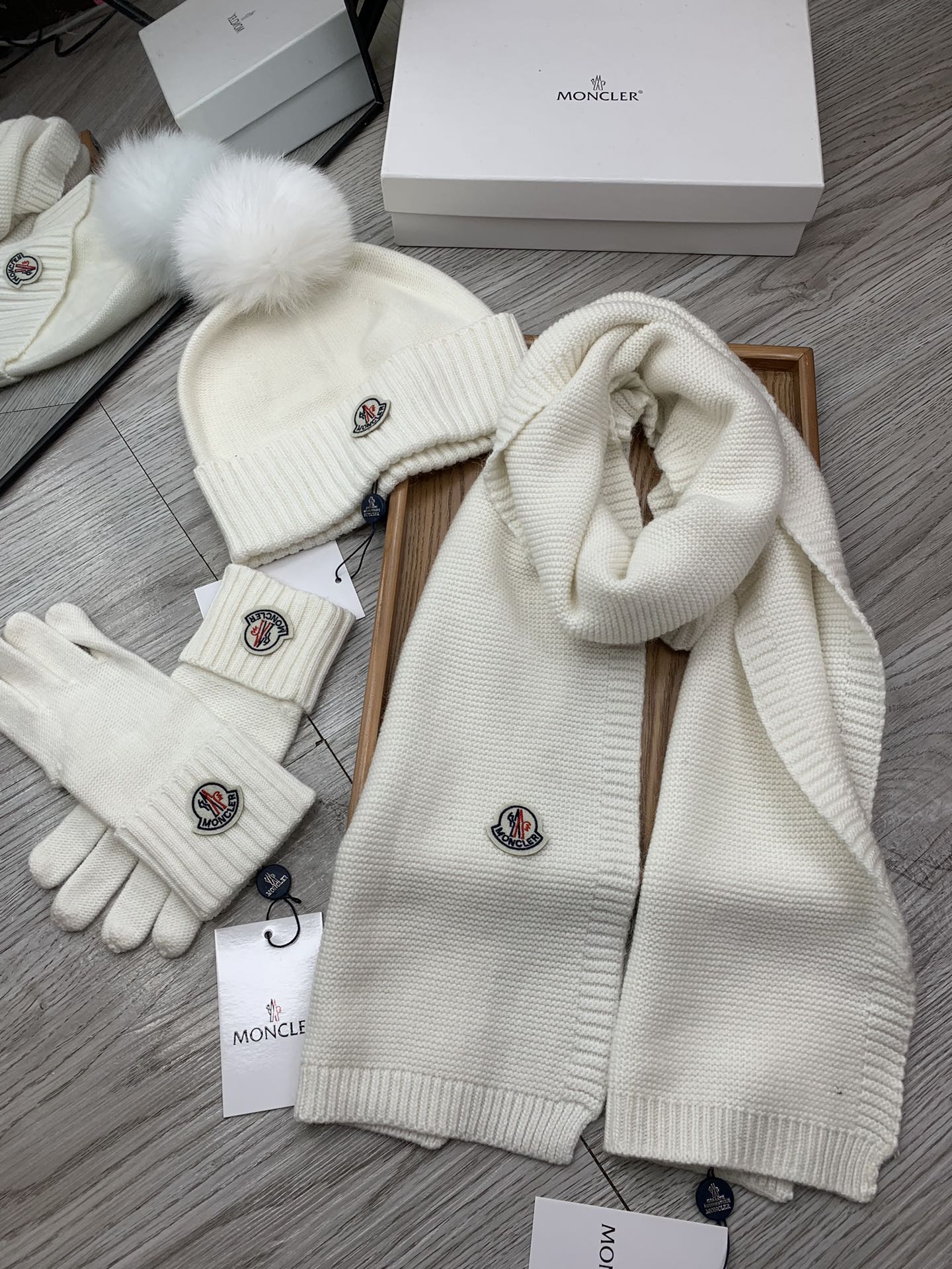Scarf three-piece