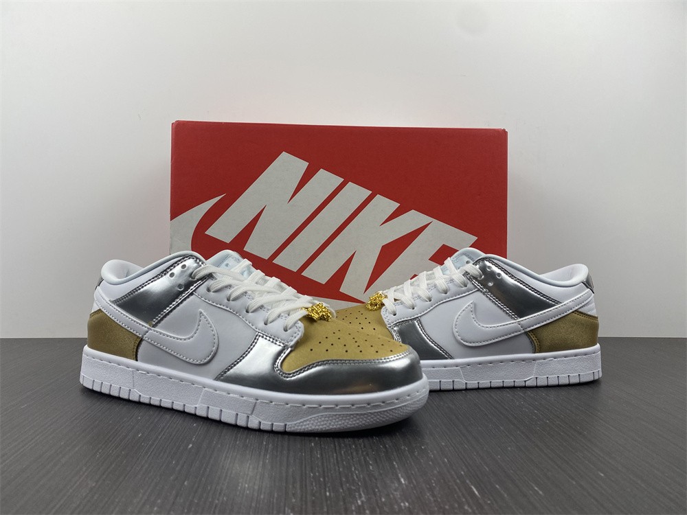 from NIKE DUNK LOW WMNS “Metallic” DH4403-700