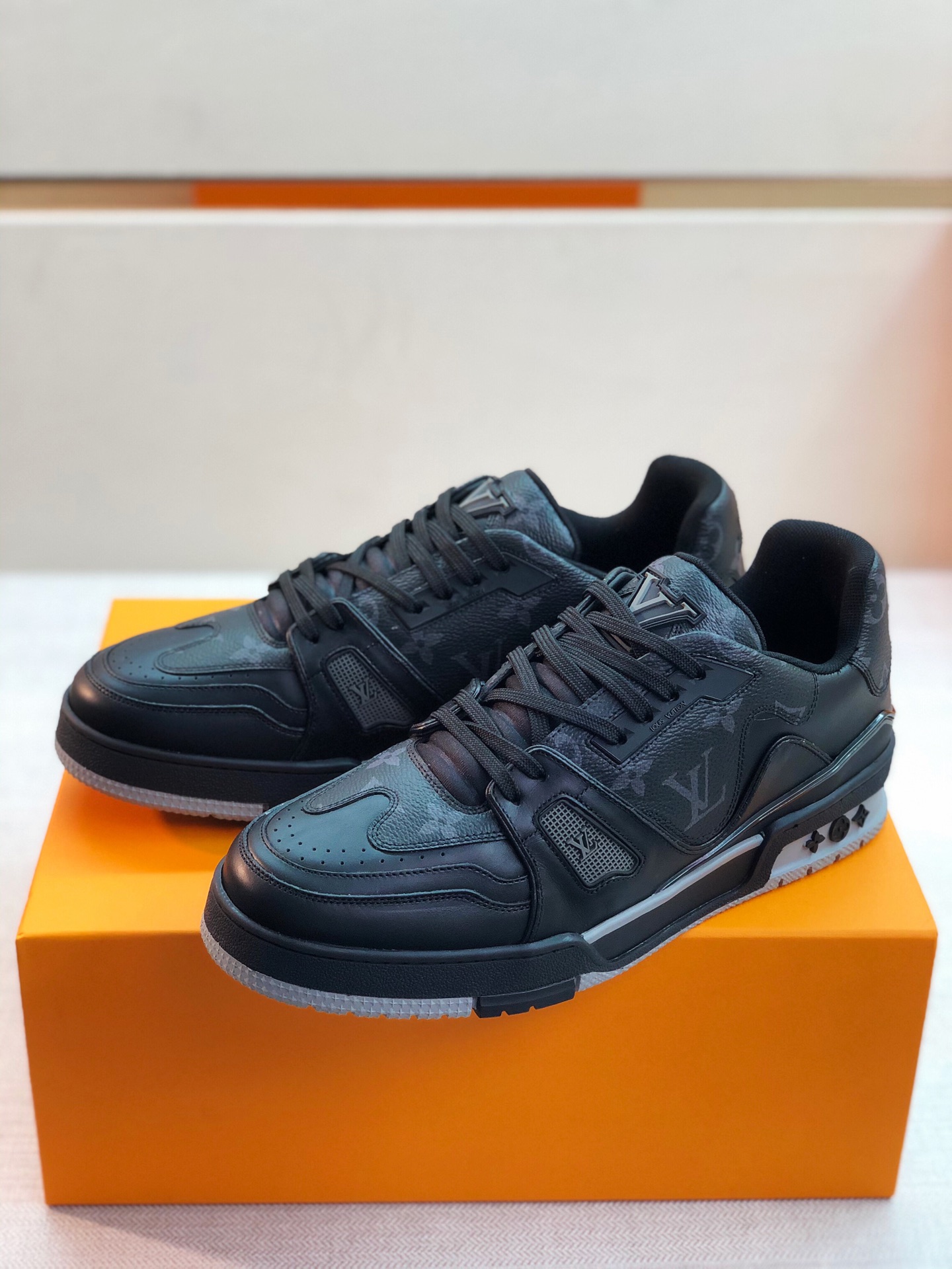 Men L*ouis V*uitton Top Sneaker