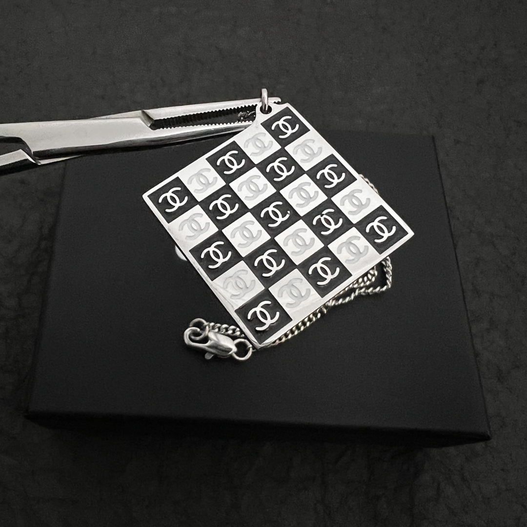 Necklace008