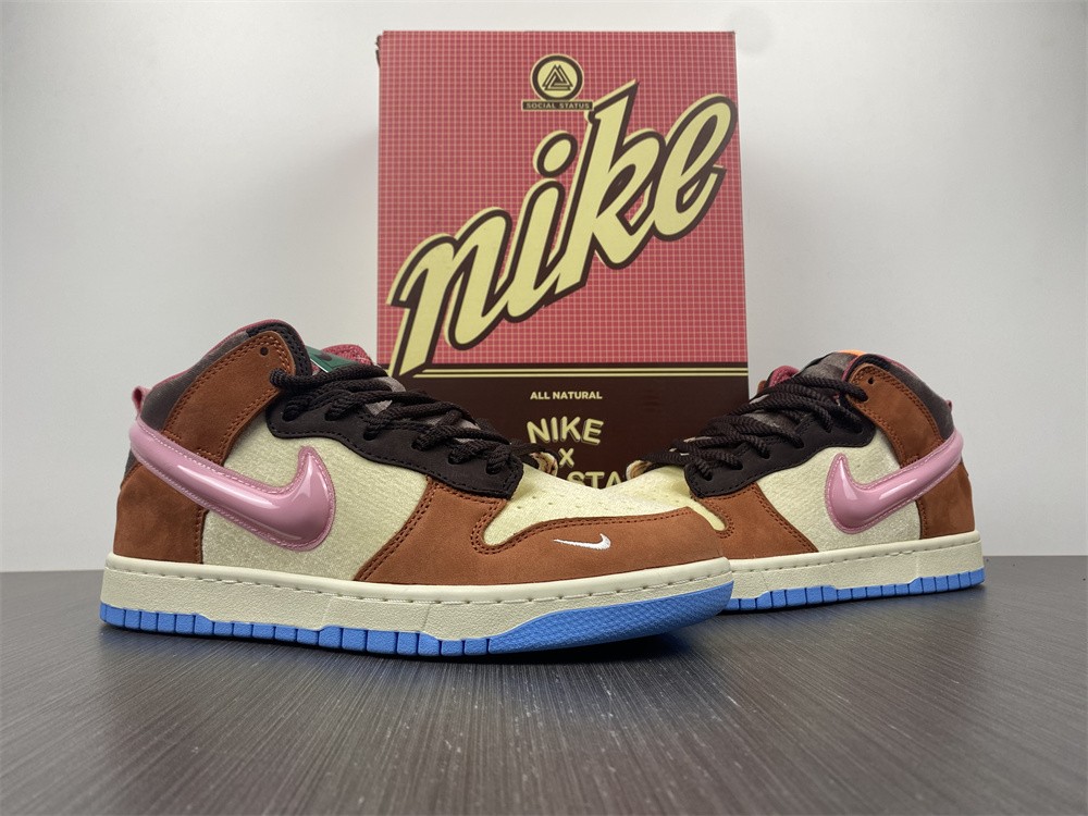 from Social Status x Nk SB Dunk Mid DJ1173-700