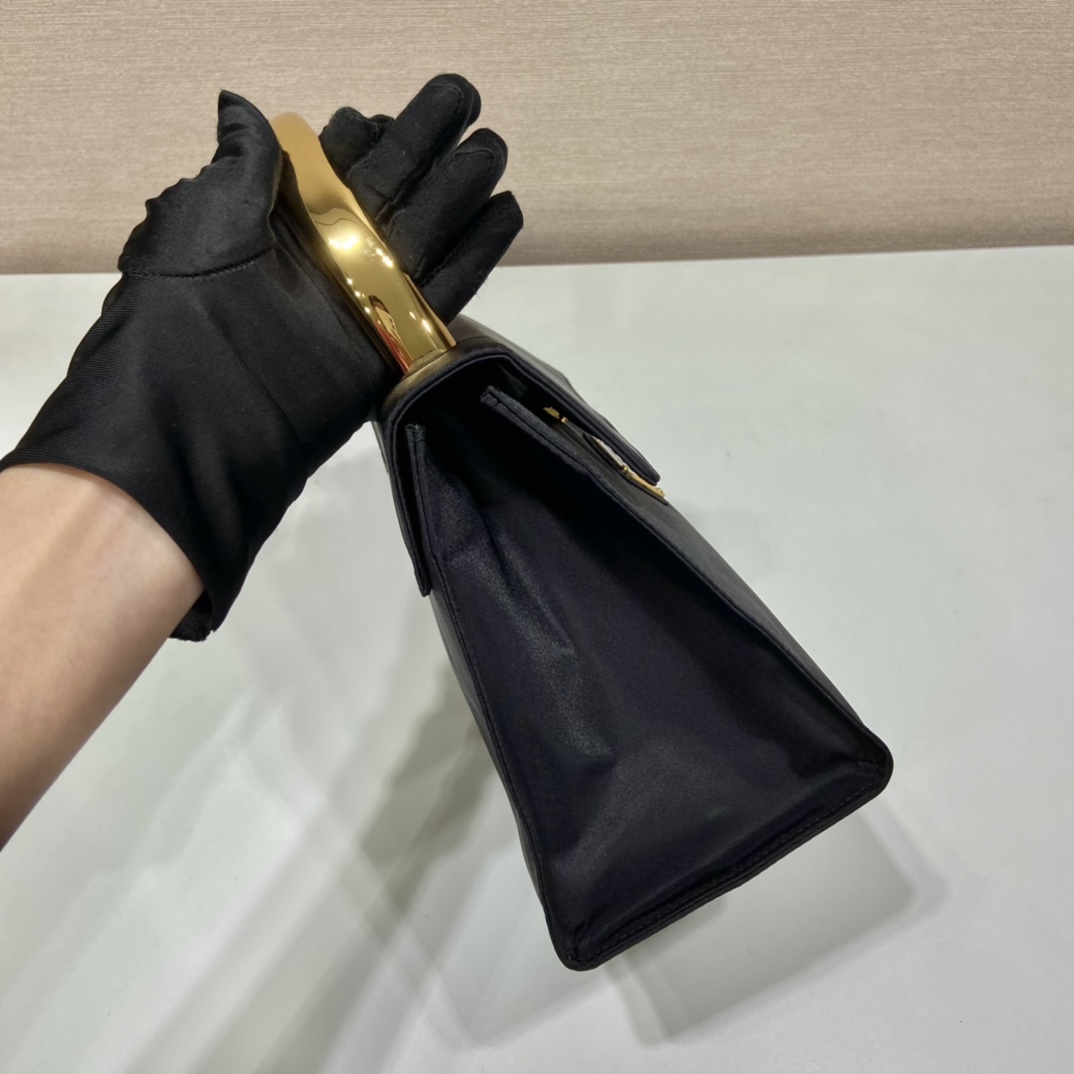 P*rada Bag Top Quality 21*17*12CM