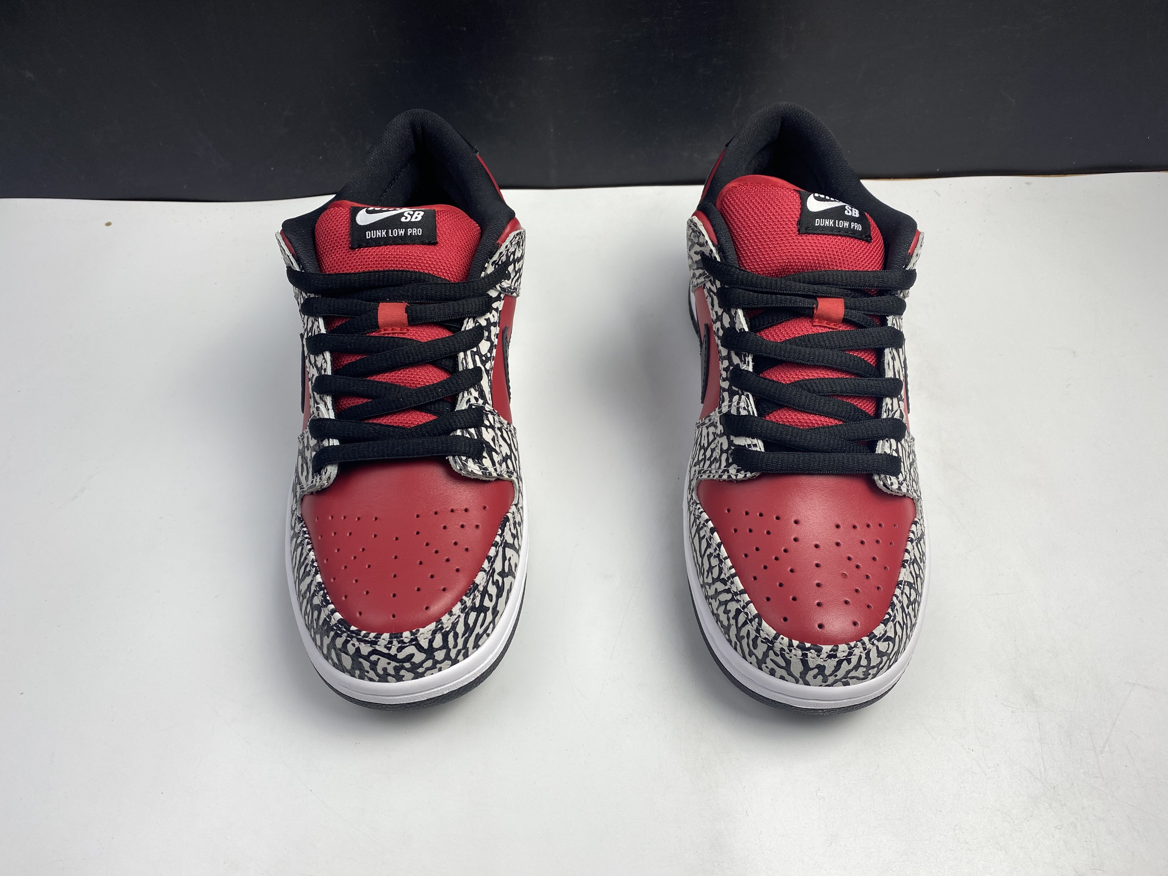 from NIKE Dunk SB x Supreme 313170-600