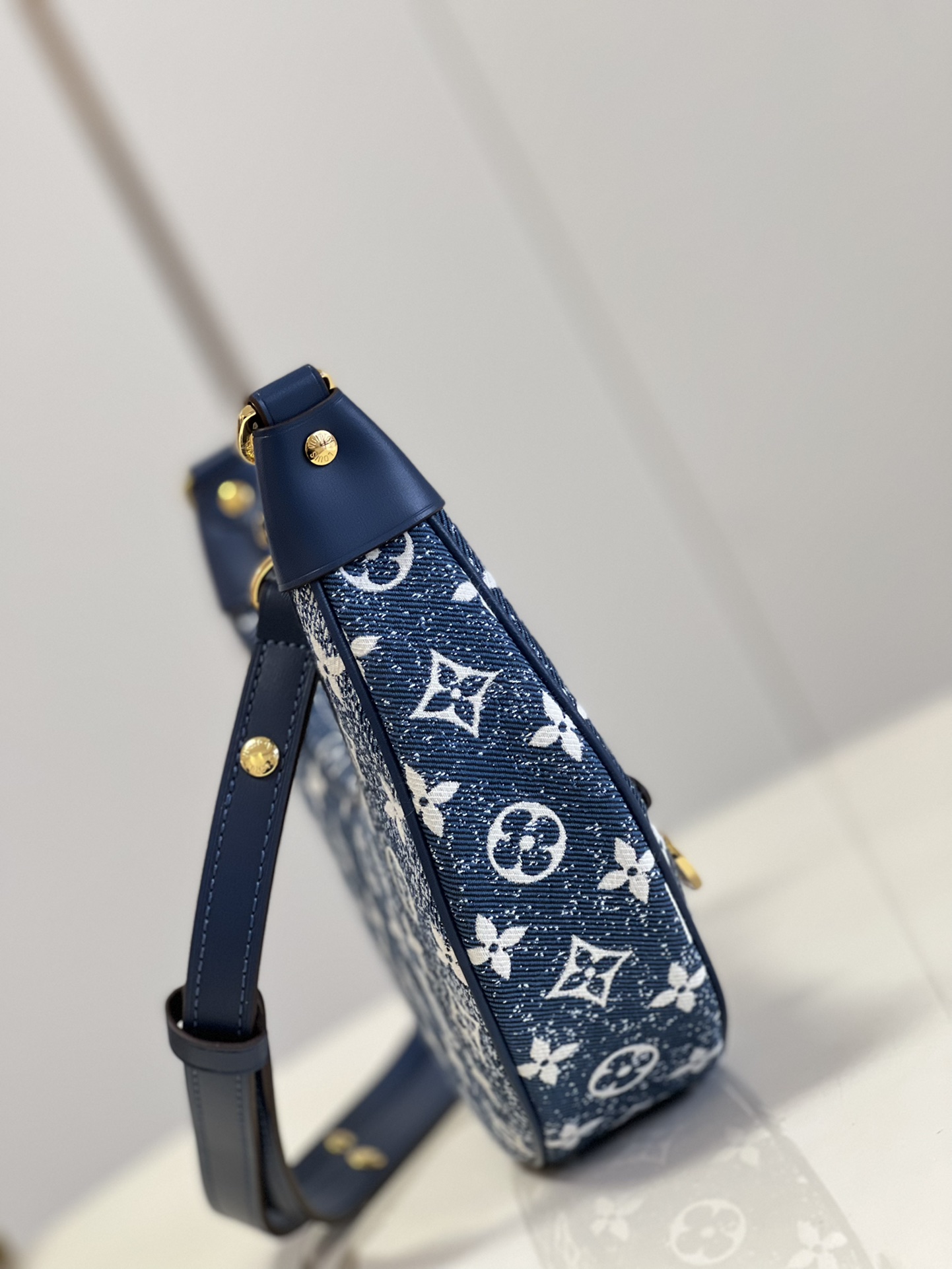 L*ouis V*uitton Bag Top Quality 23*13*6CM