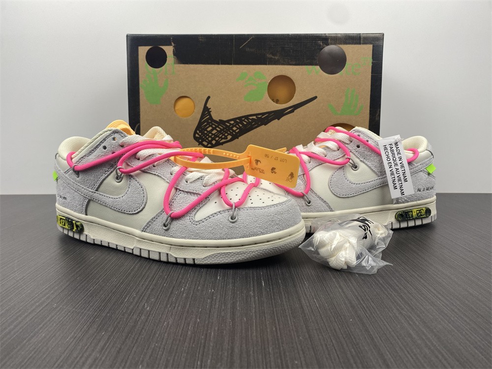 from O*ff-W*hite x Nike Dunk Low