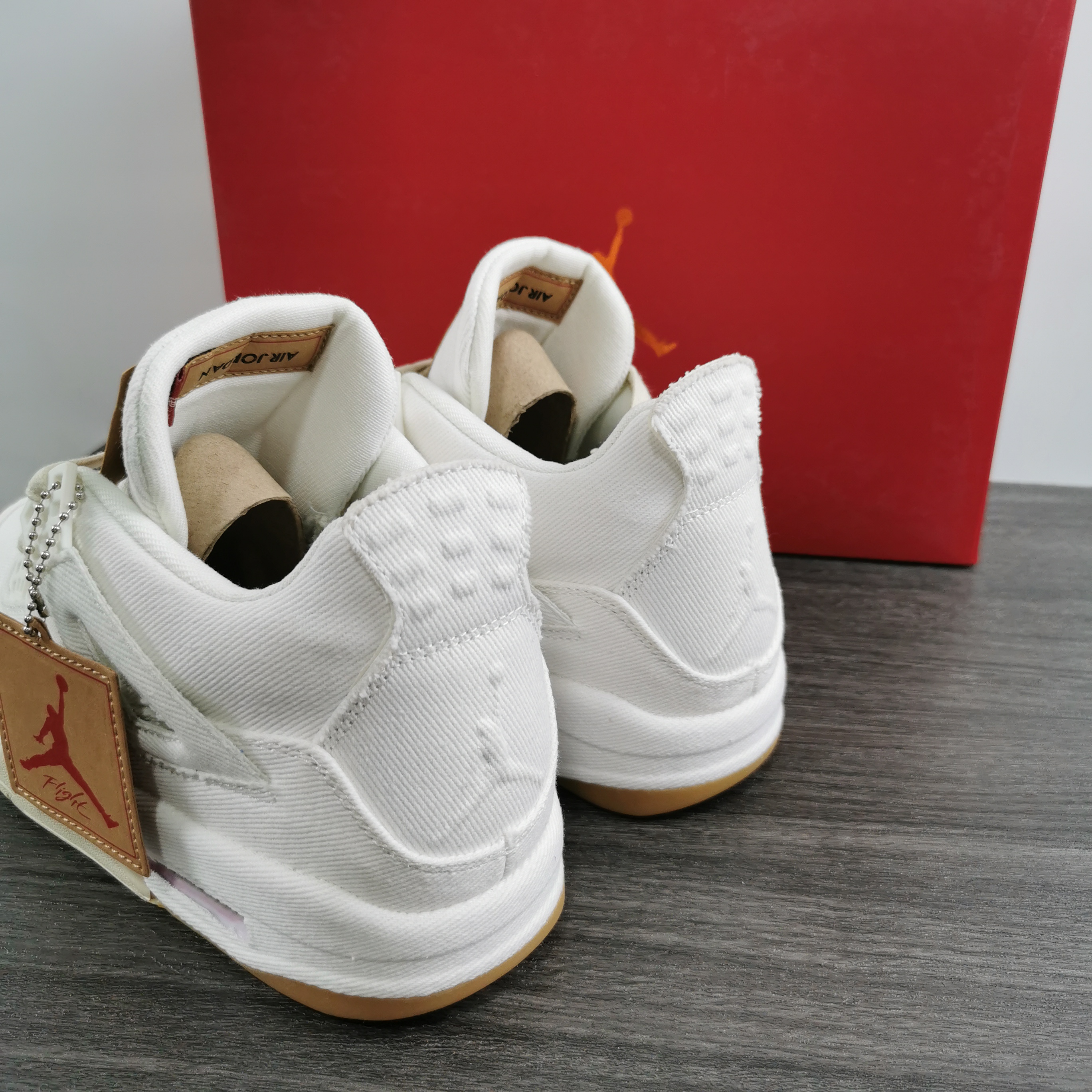 Air Jordan 4