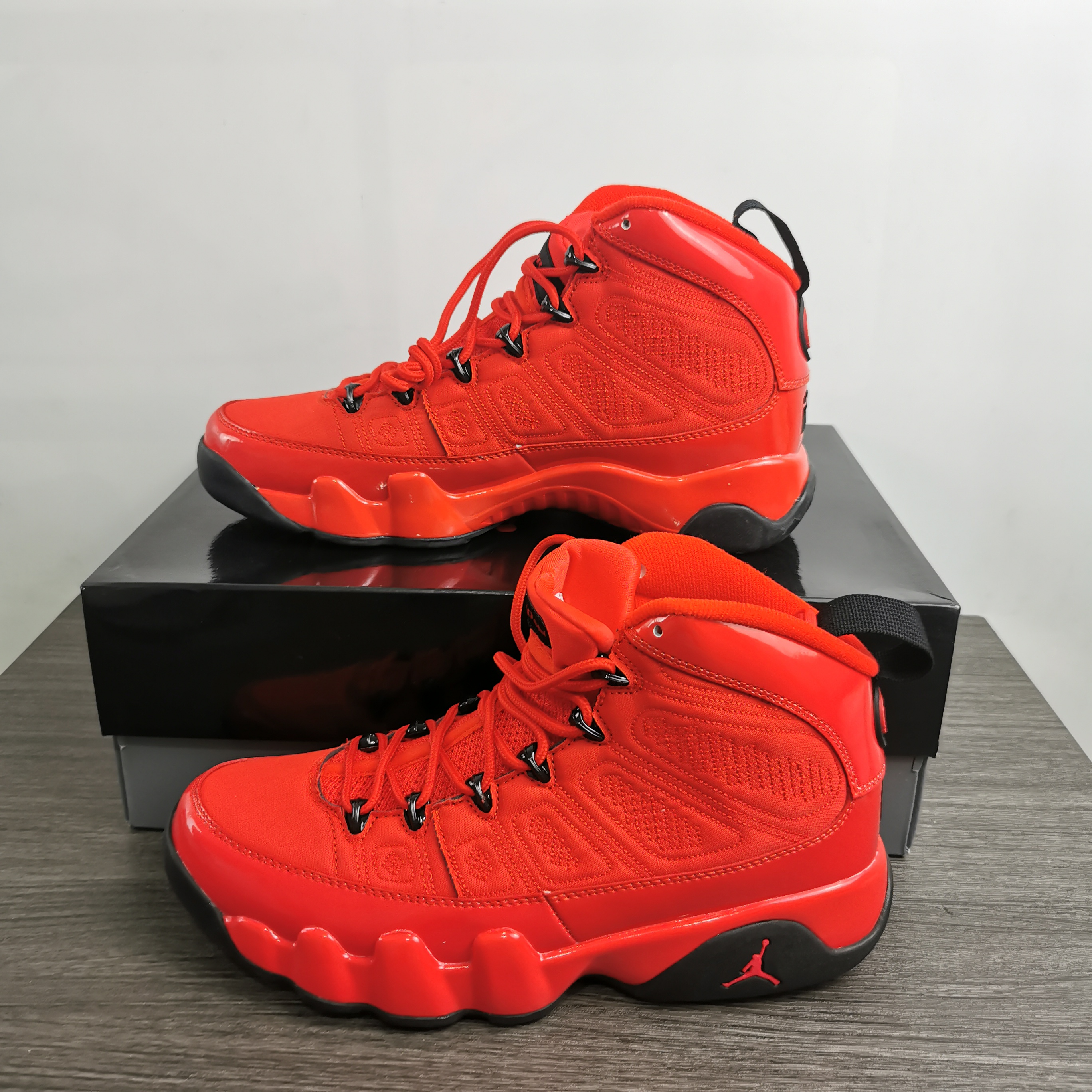 Air Jordan 9 โChile Redโ