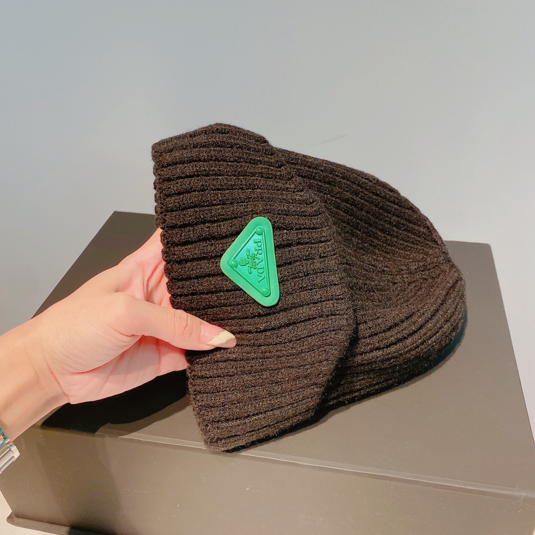 Top Hats 57cm