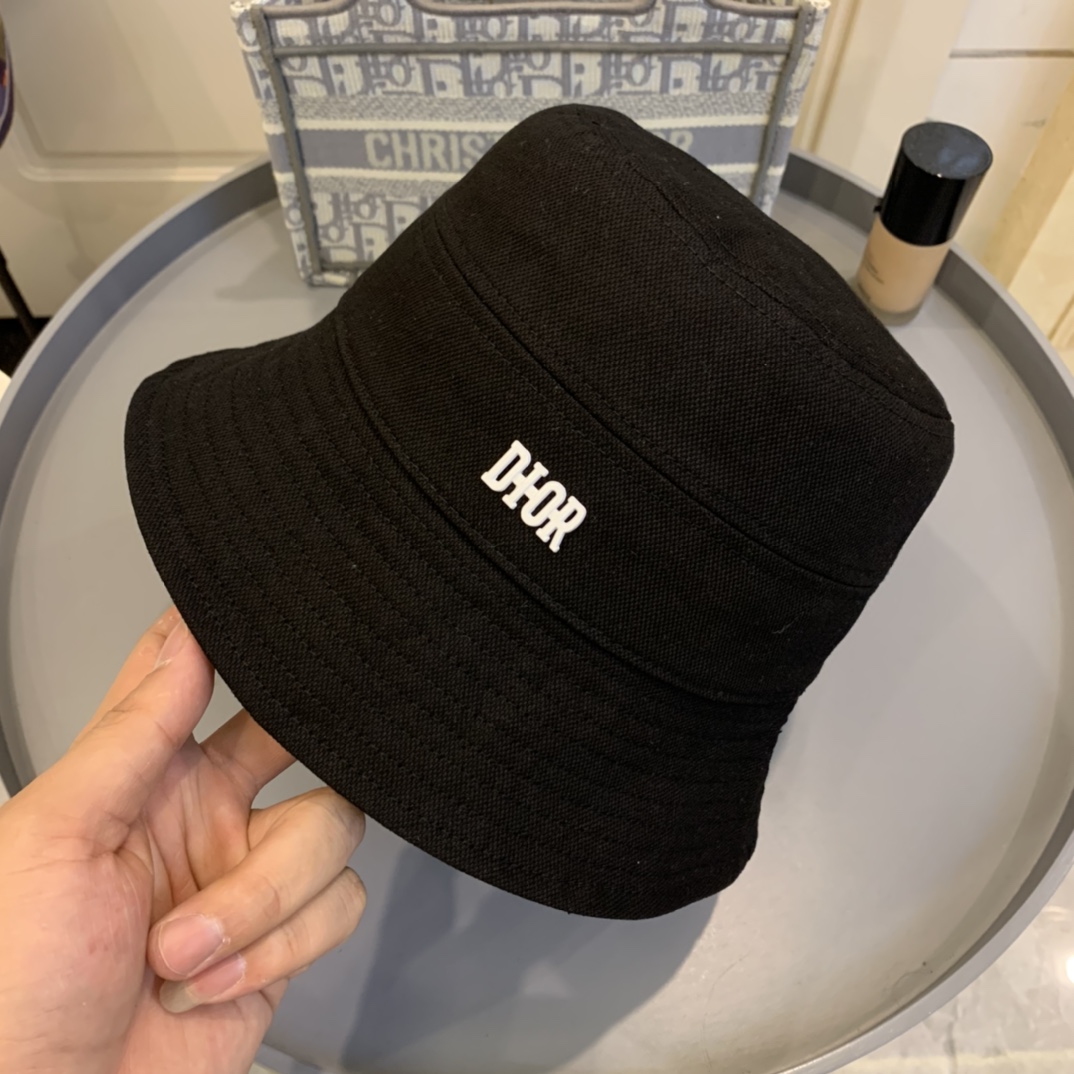 Top Hats 57cm