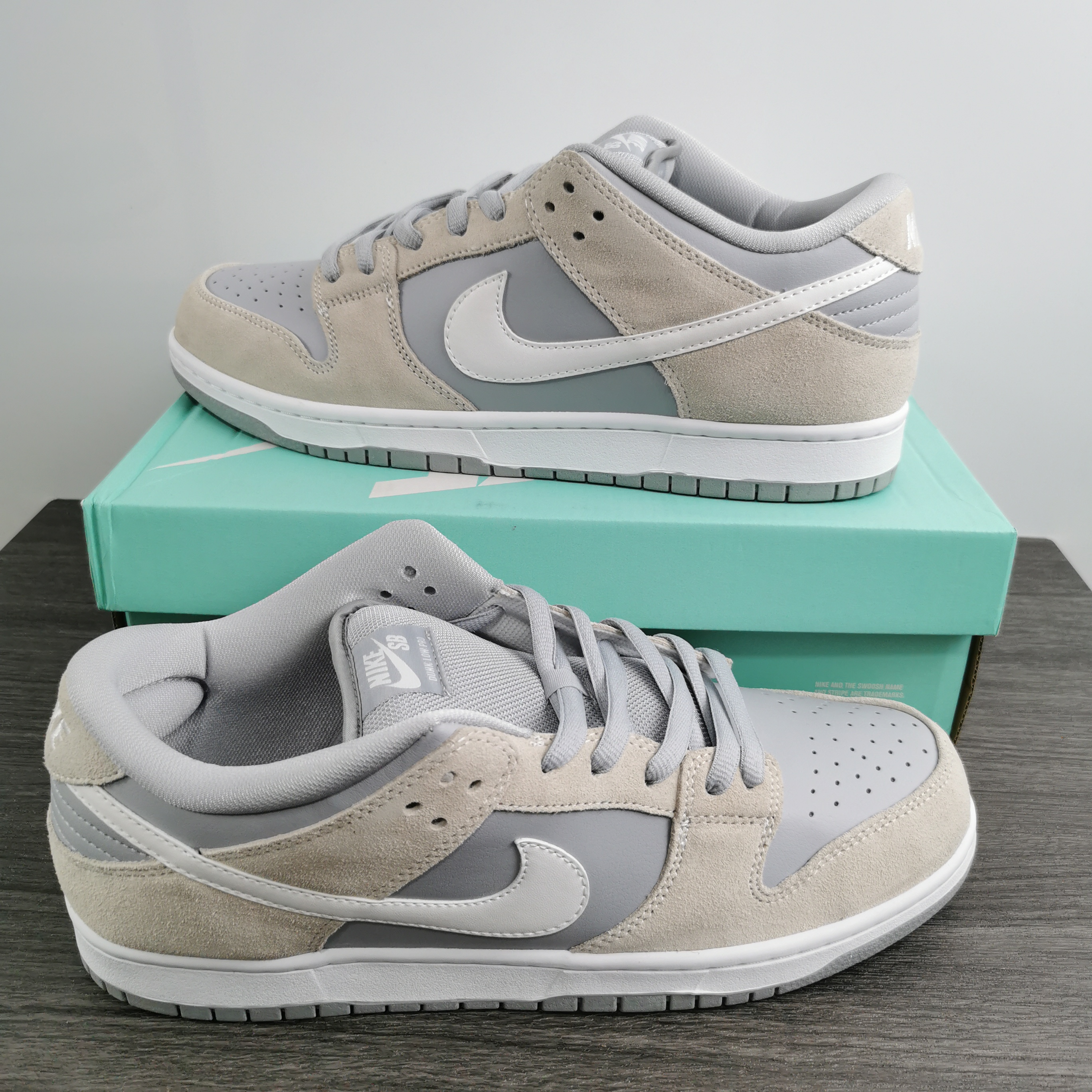 from Nike Dunk SB L TRD AR0778-110