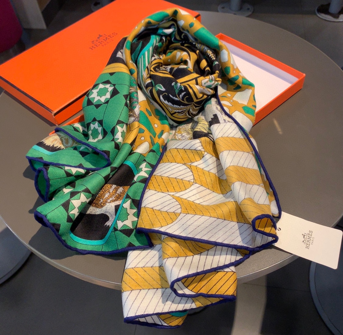 Scarf 140*140cm