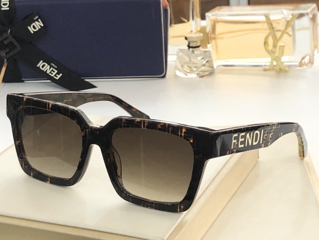F*endi Glasses Top