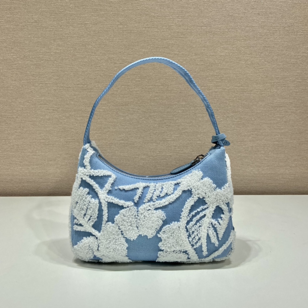 P*rada Bag Top Quality 23*17*6CM