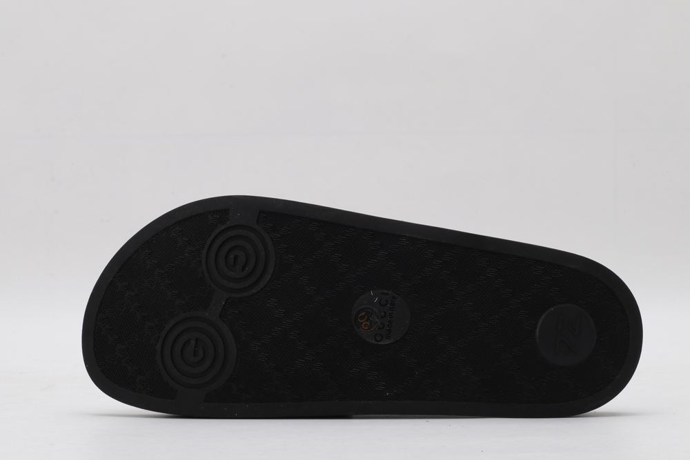 G*cci Sandals