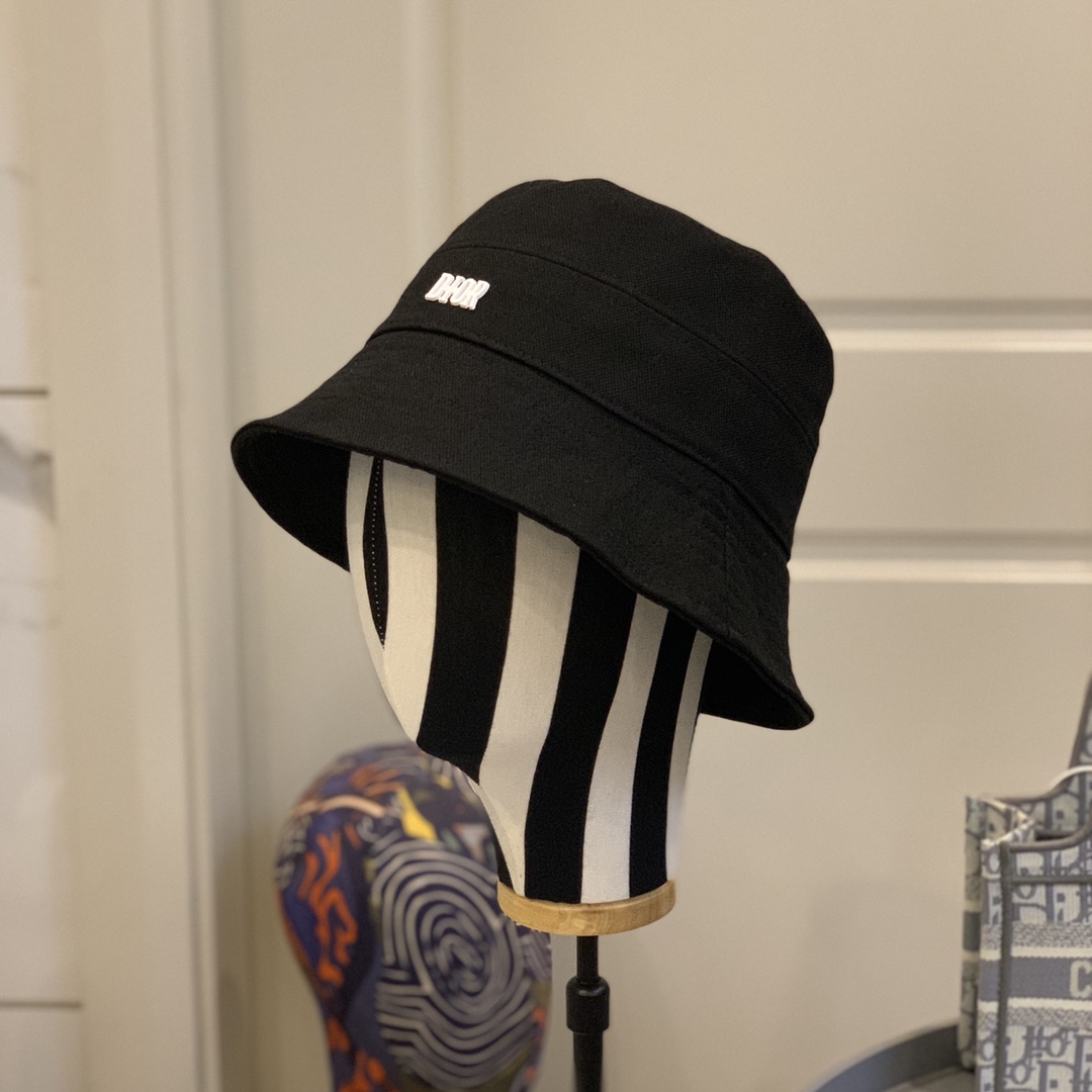 Top Hats 57cm