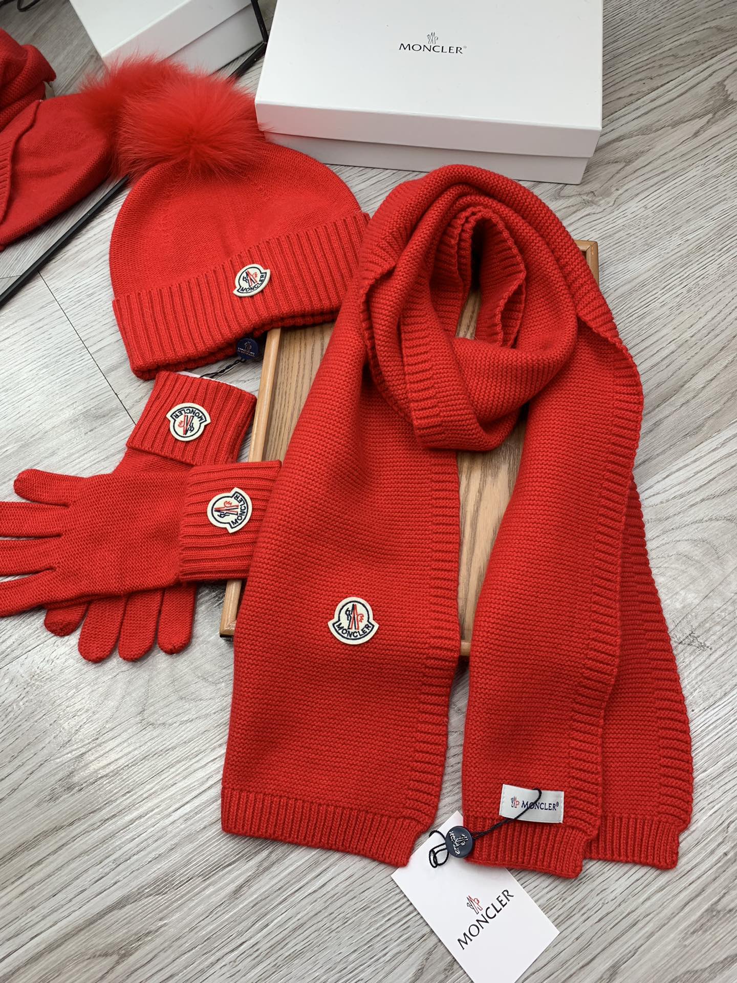 Scarf three-piece