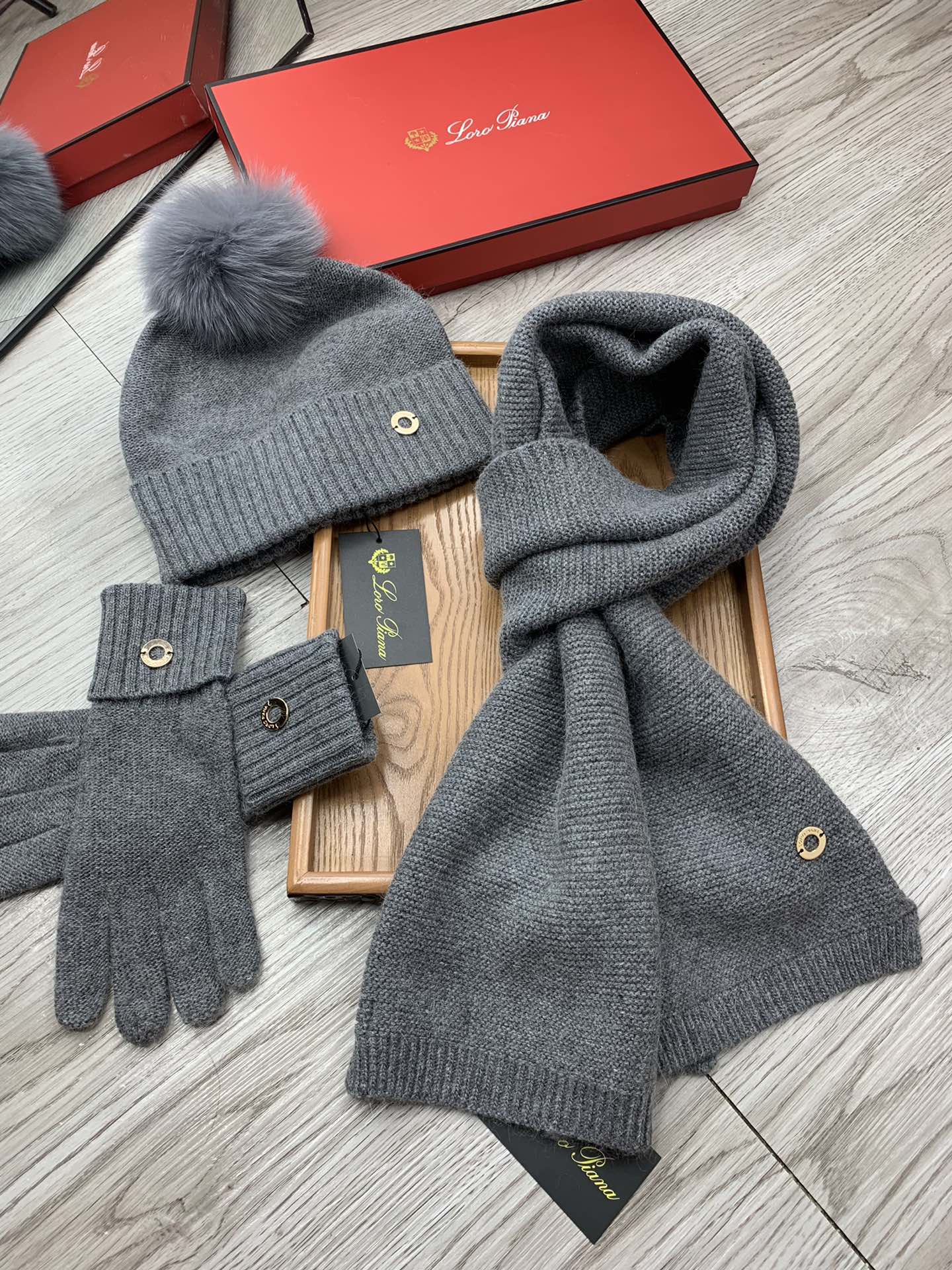 Scarf three-piece