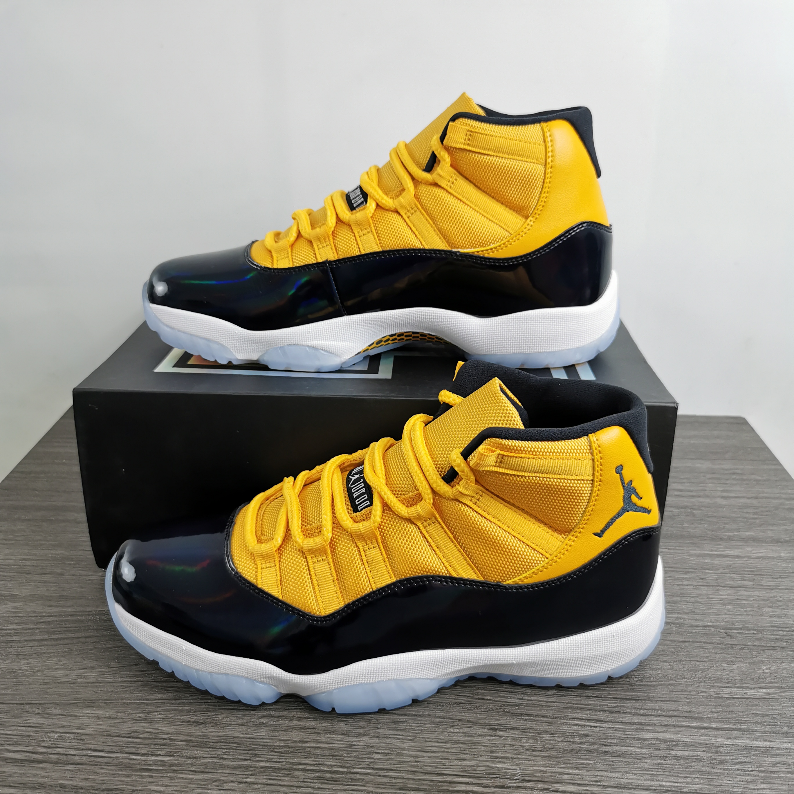 Air Jordan 11