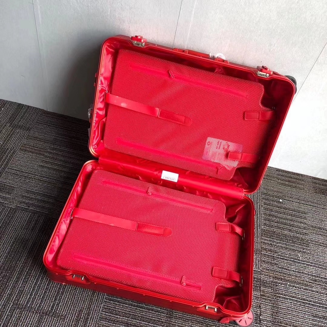 S*upreme Luggage