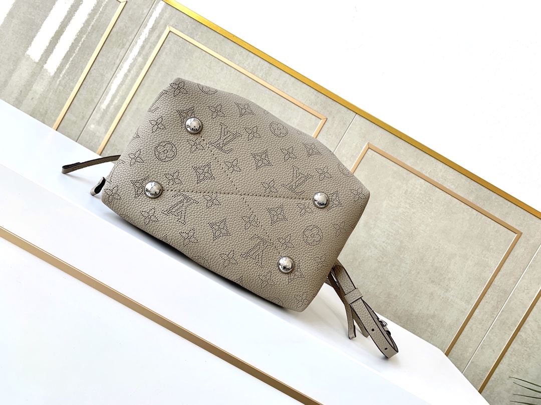 L*ouis V*uitton Top Bag 19 x 22 x 14 cm