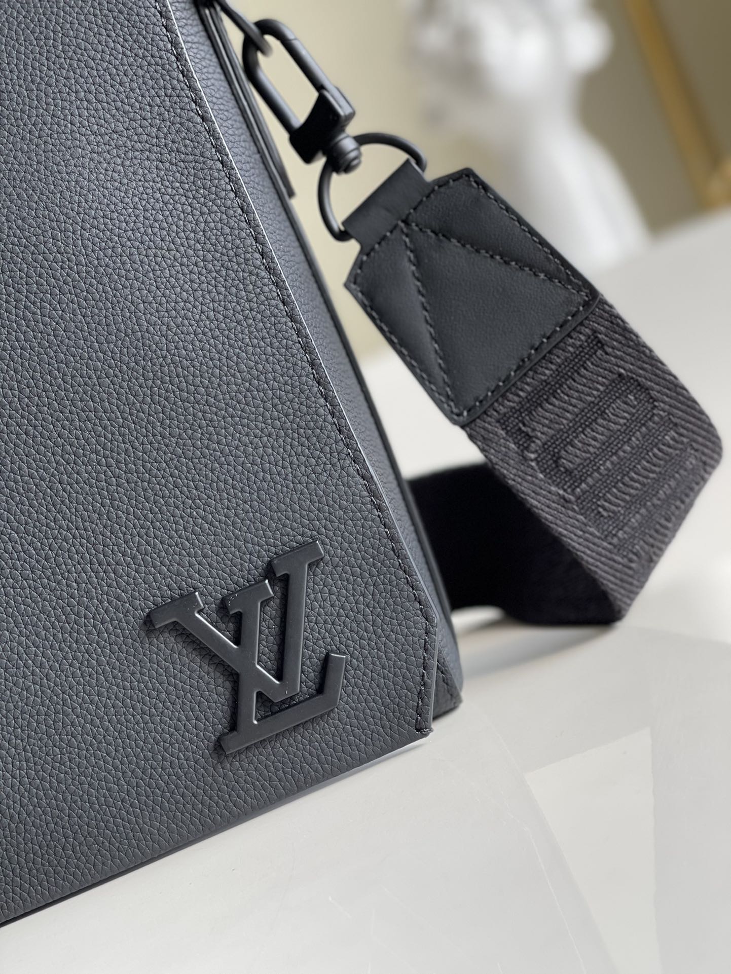 L*ouis V*uitton Bag Top Quality 30.5x24x10cm