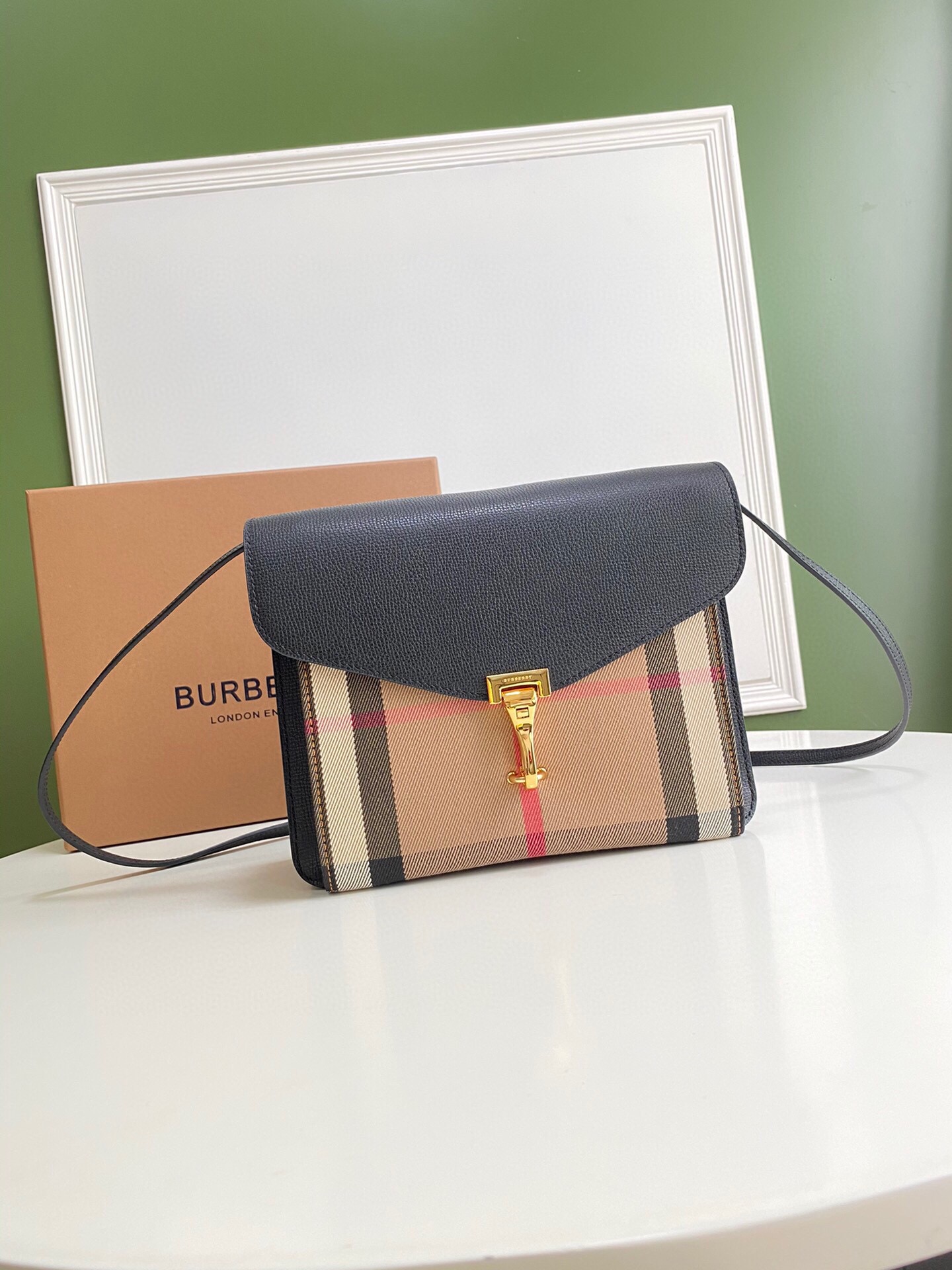 B*urberry Bag Top Quality 24*7*18cm