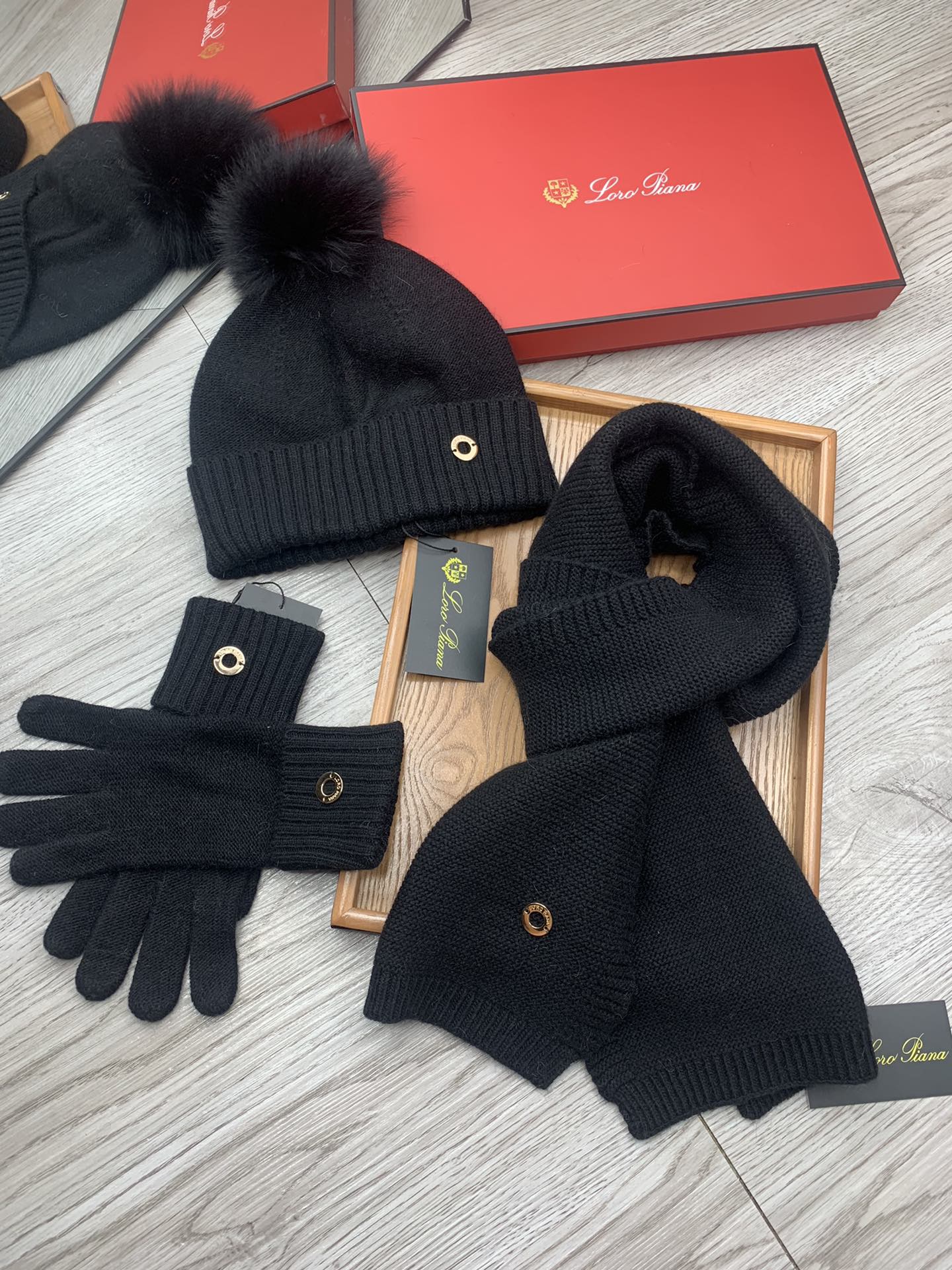 Scarf three-piece