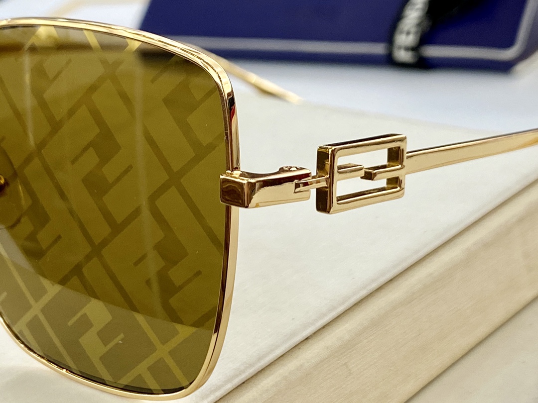F*endi Glasses Top