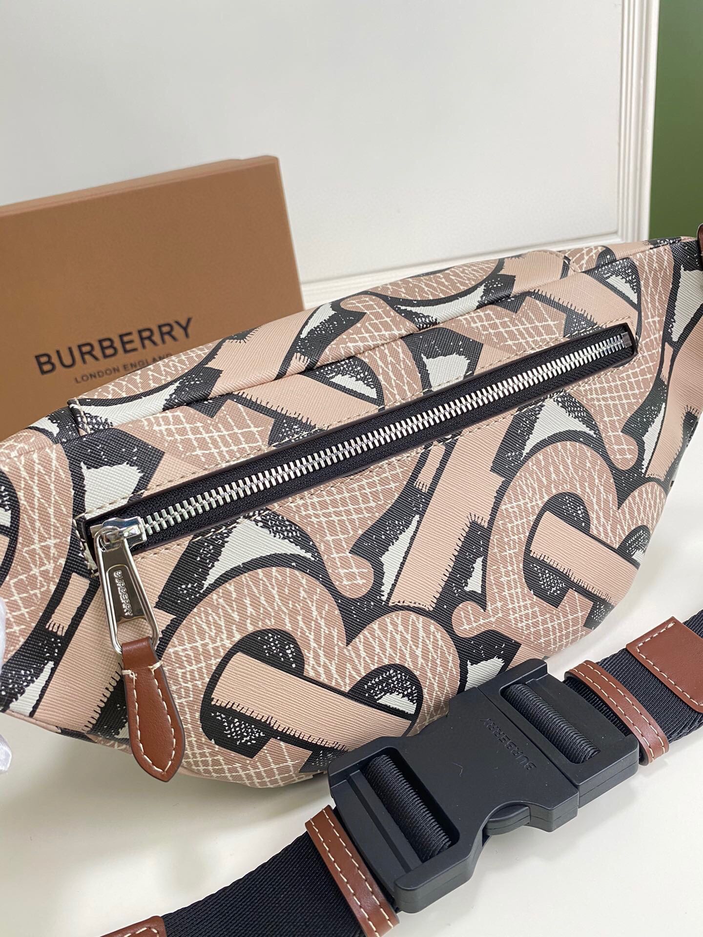 B*urberry Bag Top Quality 31 x 7.5 x 16cm