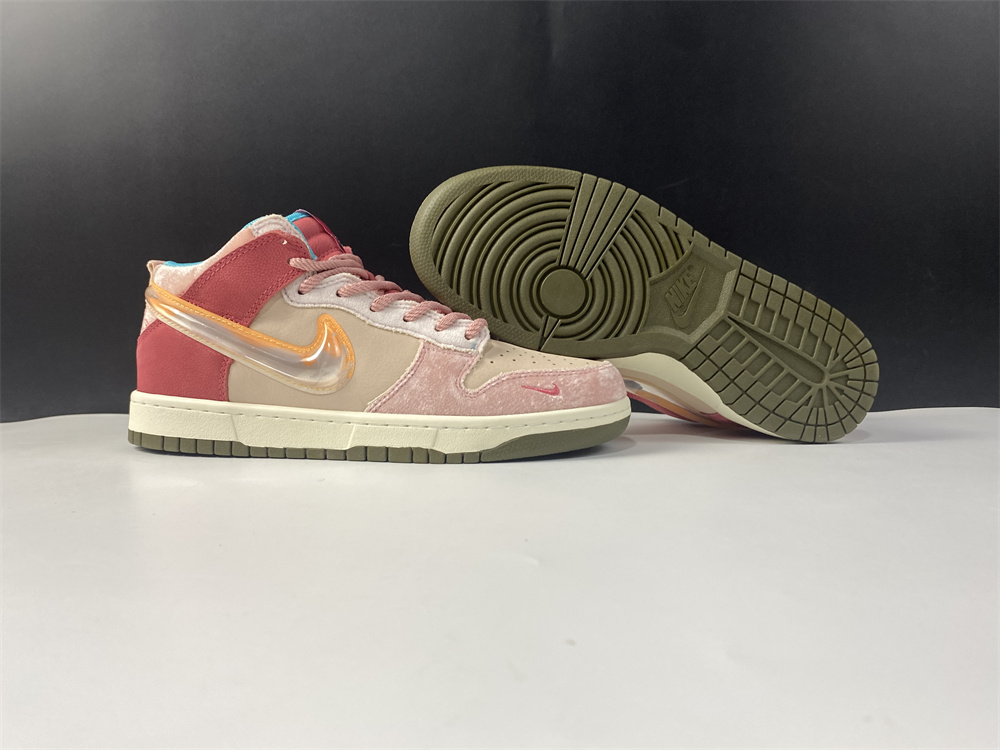 from Social Status x Nk SB Dunk High Pro QS DJ1173-600