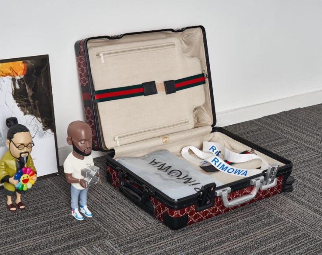 G*UCCI Luggage ()