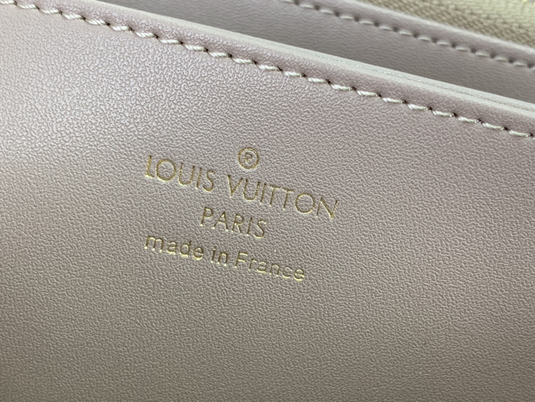 L*ouis V*uitton Bag Top Quality 19.5*10.5*2.5cm