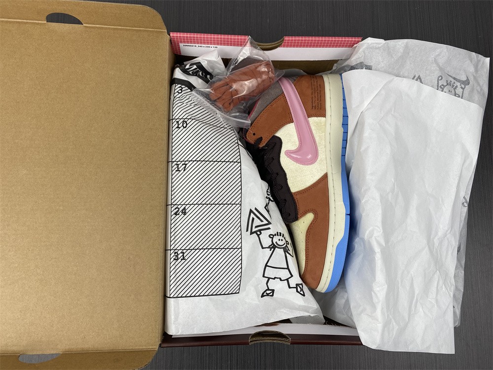 from Social Status x Nk SB Dunk Mid DJ1173-700
