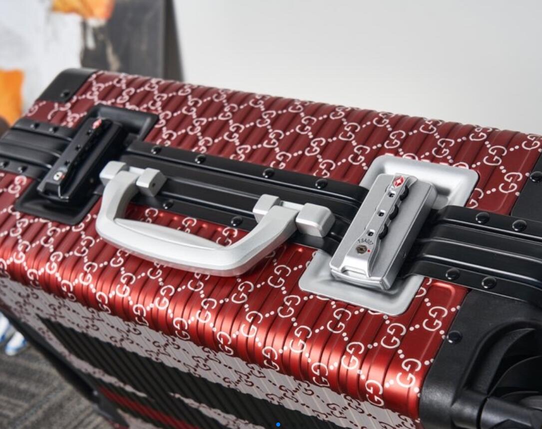 G*UCCI Luggage ()