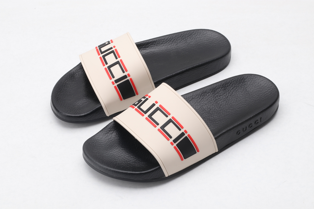 G*cci Sandals