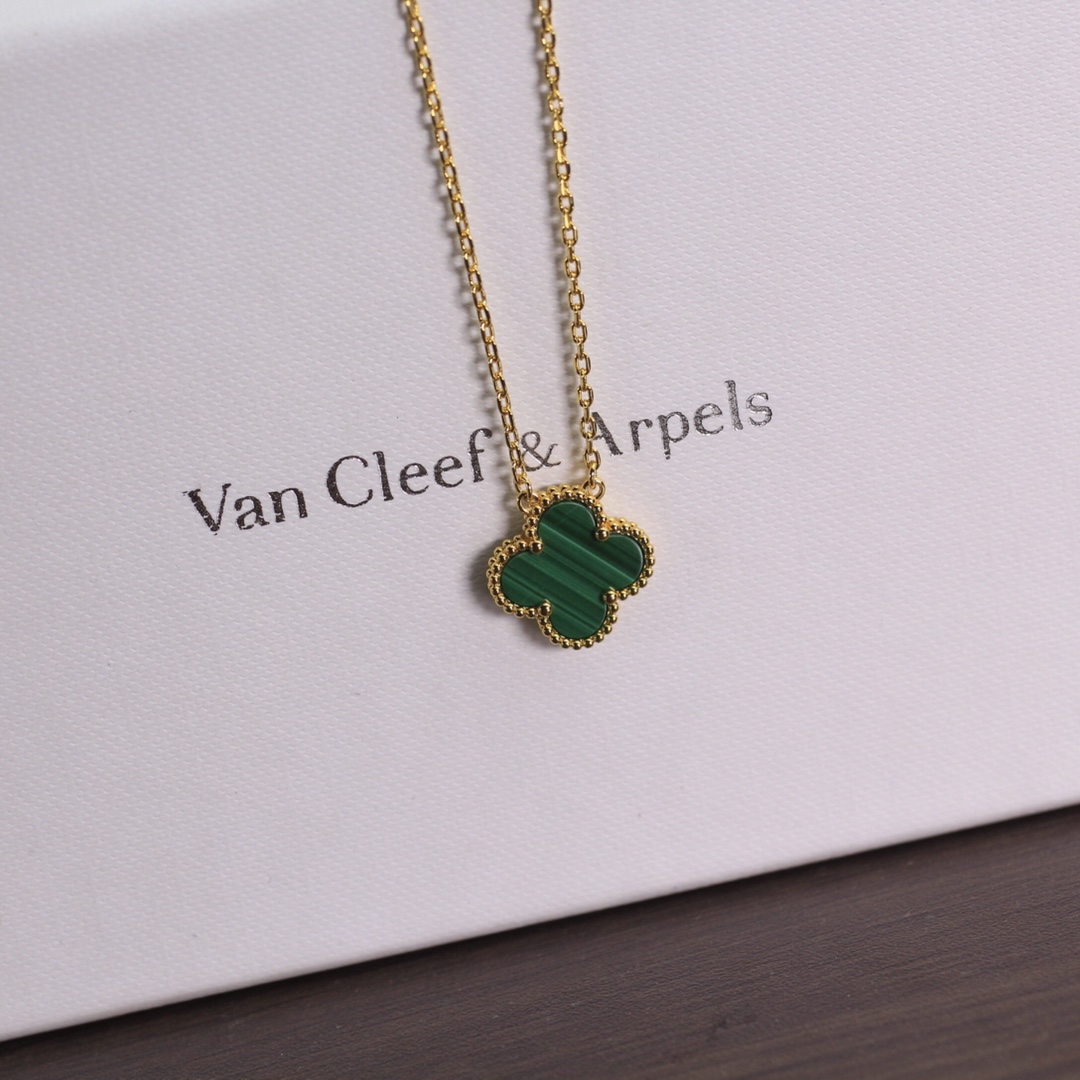 Necklace011