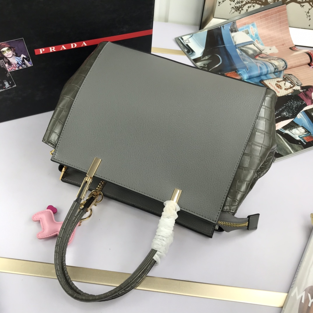 P*rada Top Bag 30*23*13cm