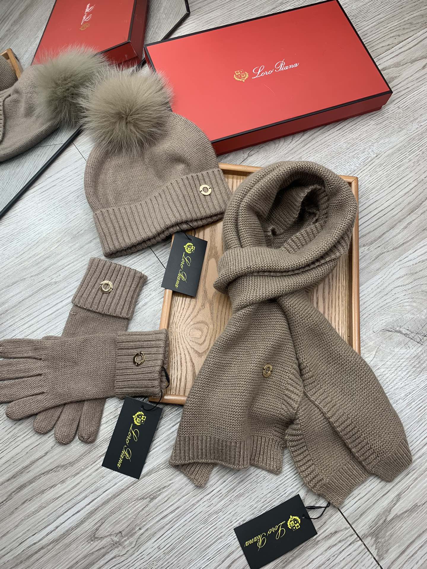 Scarf three-piece