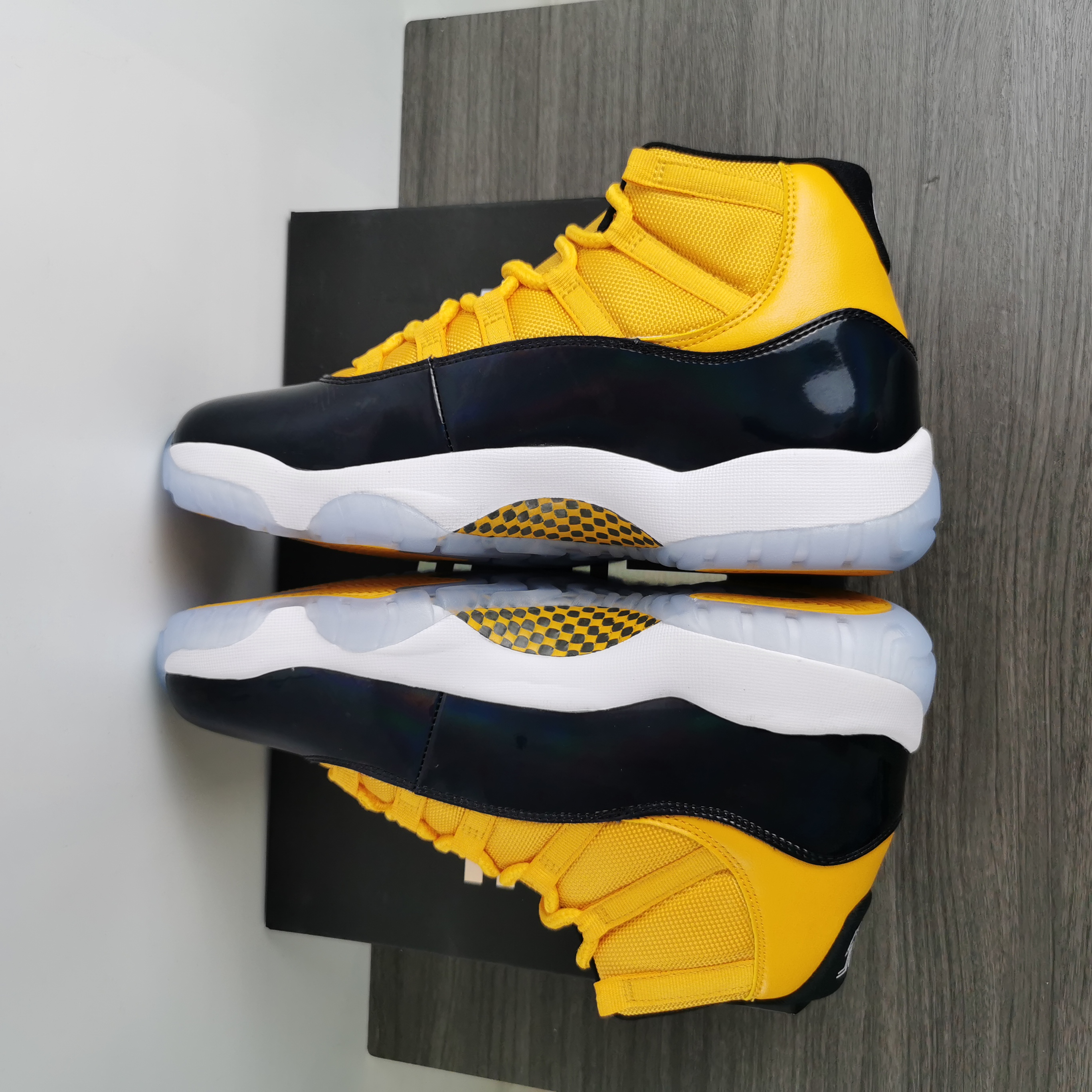 Air Jordan 11