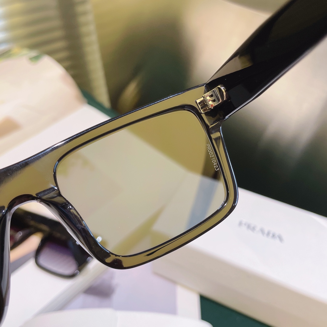 P*rada Glasses Top