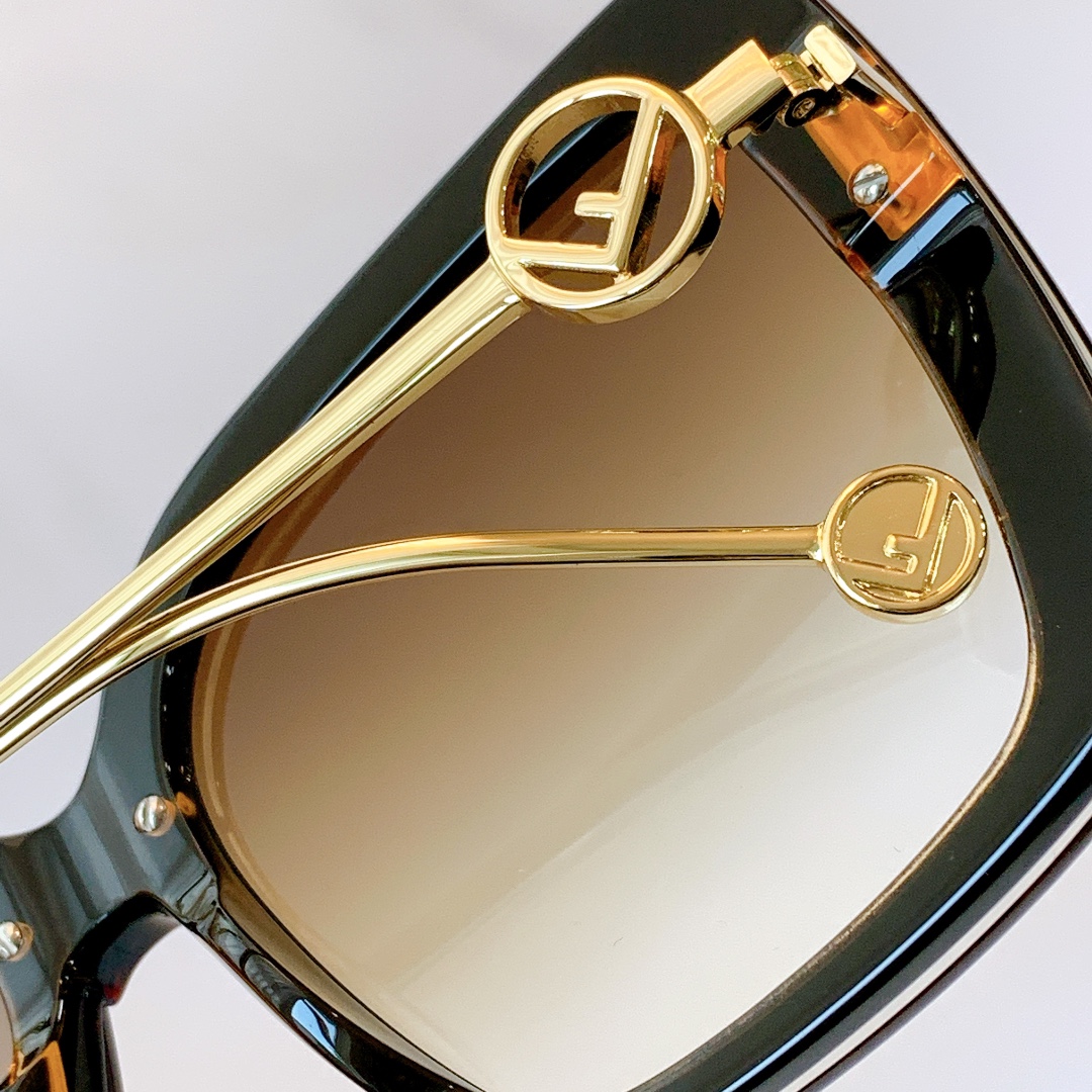 F*endi Glasses Top