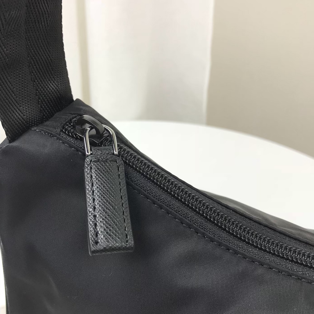 P*rada Top Bag