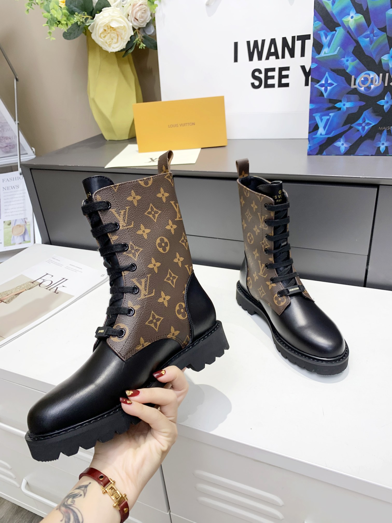 Women L*ouis V*uitton Top Sneaker
