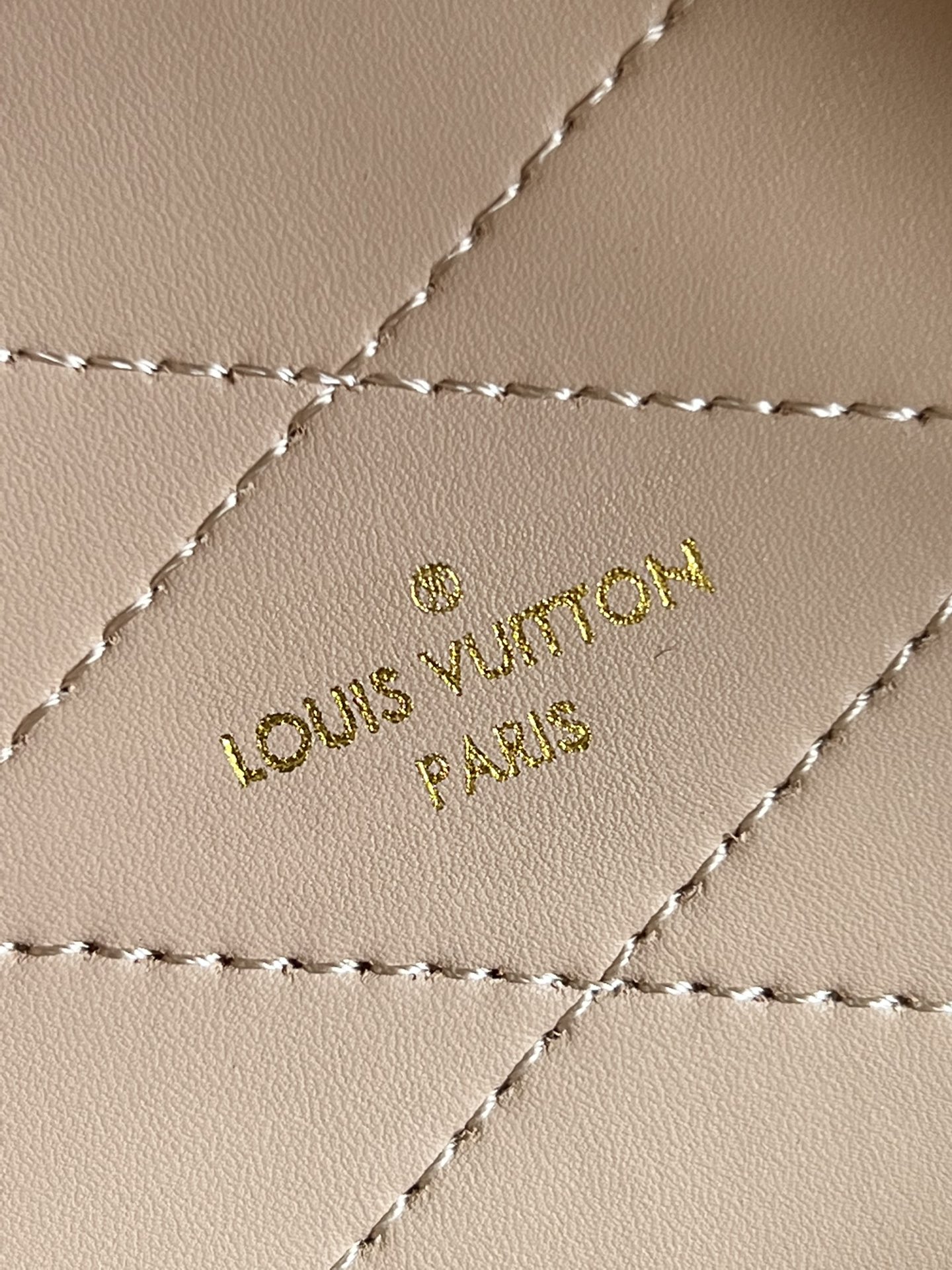 L*ouis V*uitton Top Bag 16*13*7.5CM