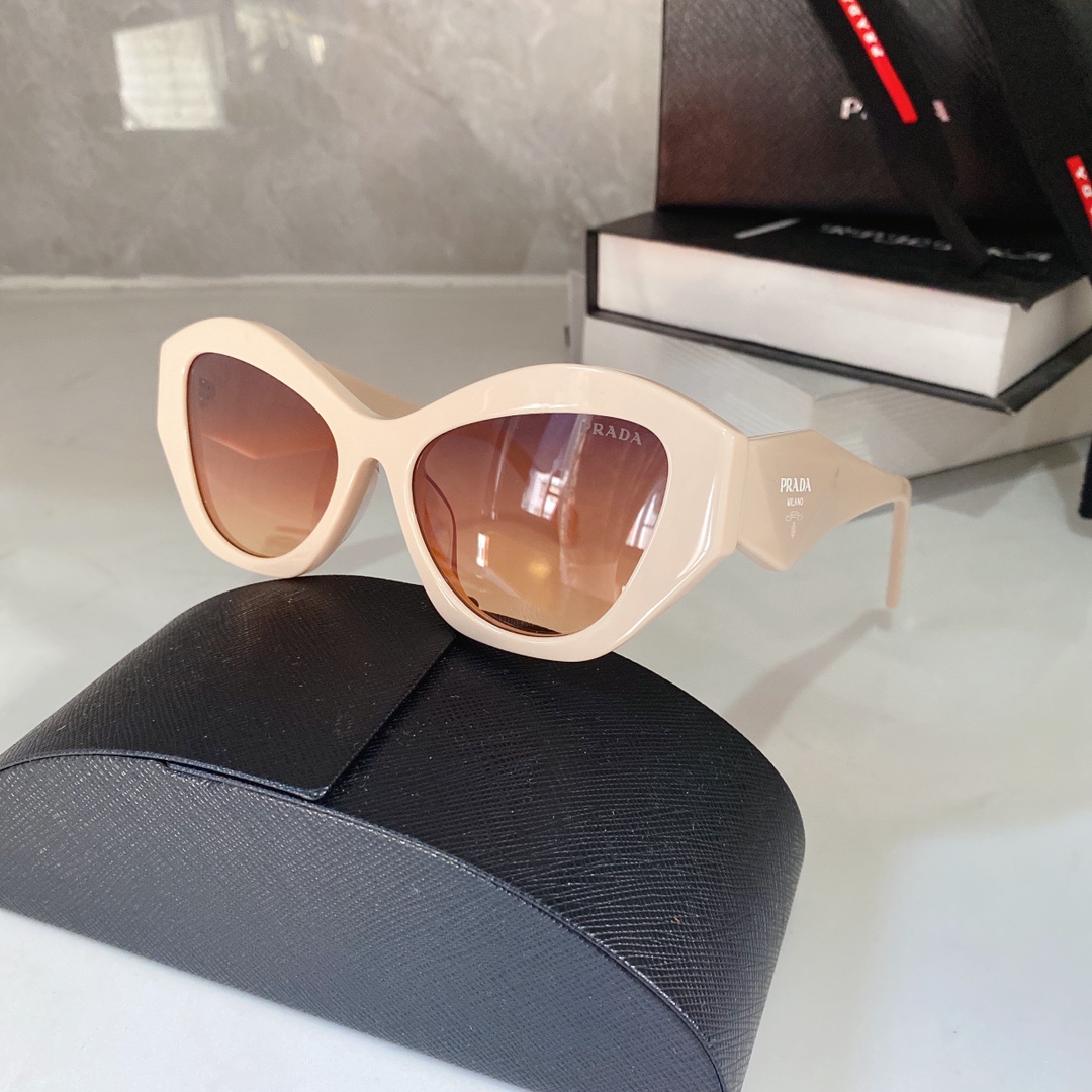 P*rada Glasses Top